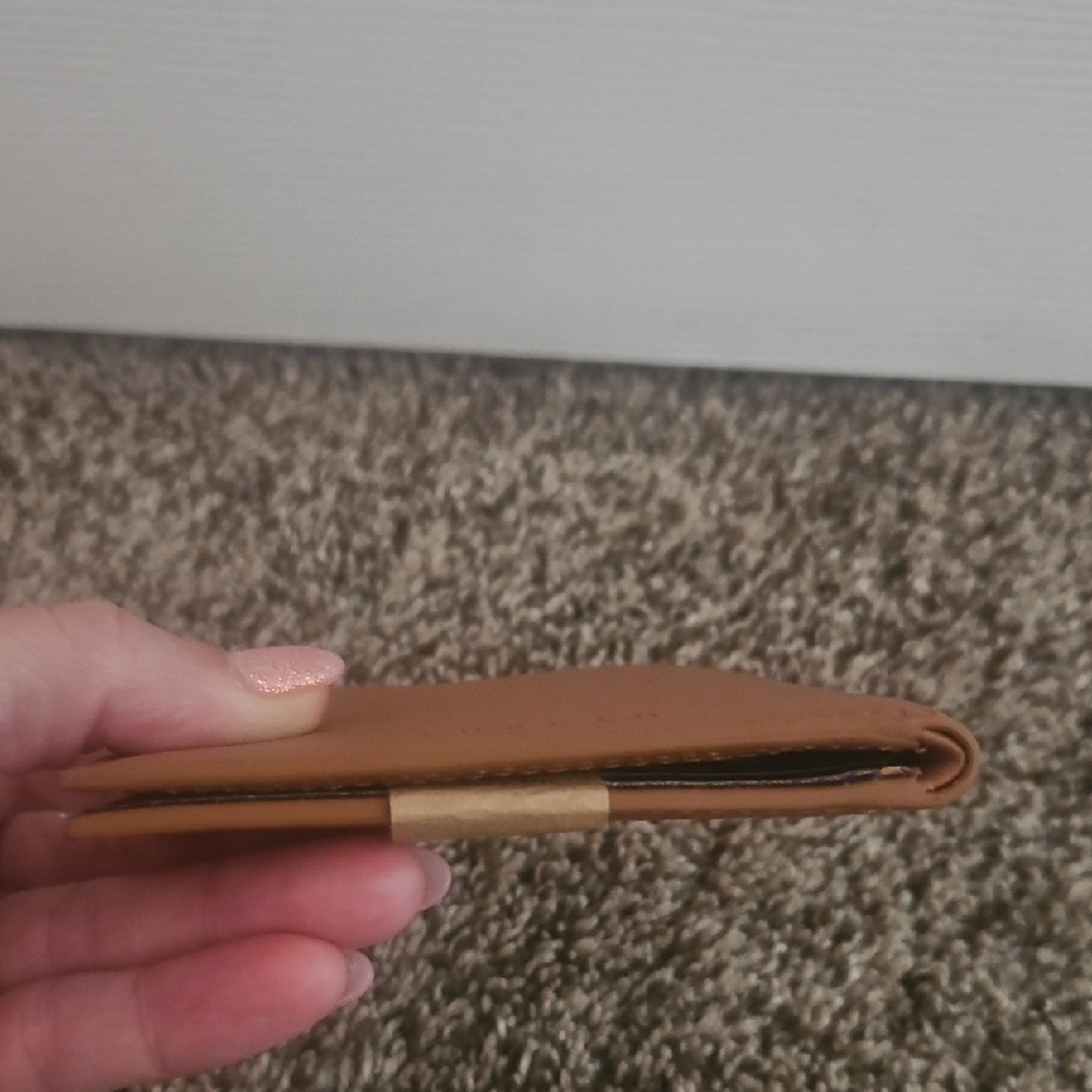 Thread Men's Brown Leather Bifold Wallet - Picture 6 of 10